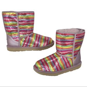 🆕 UGG Classic Short II Sequin Mural Boots Youth 6=Women's Size 8
